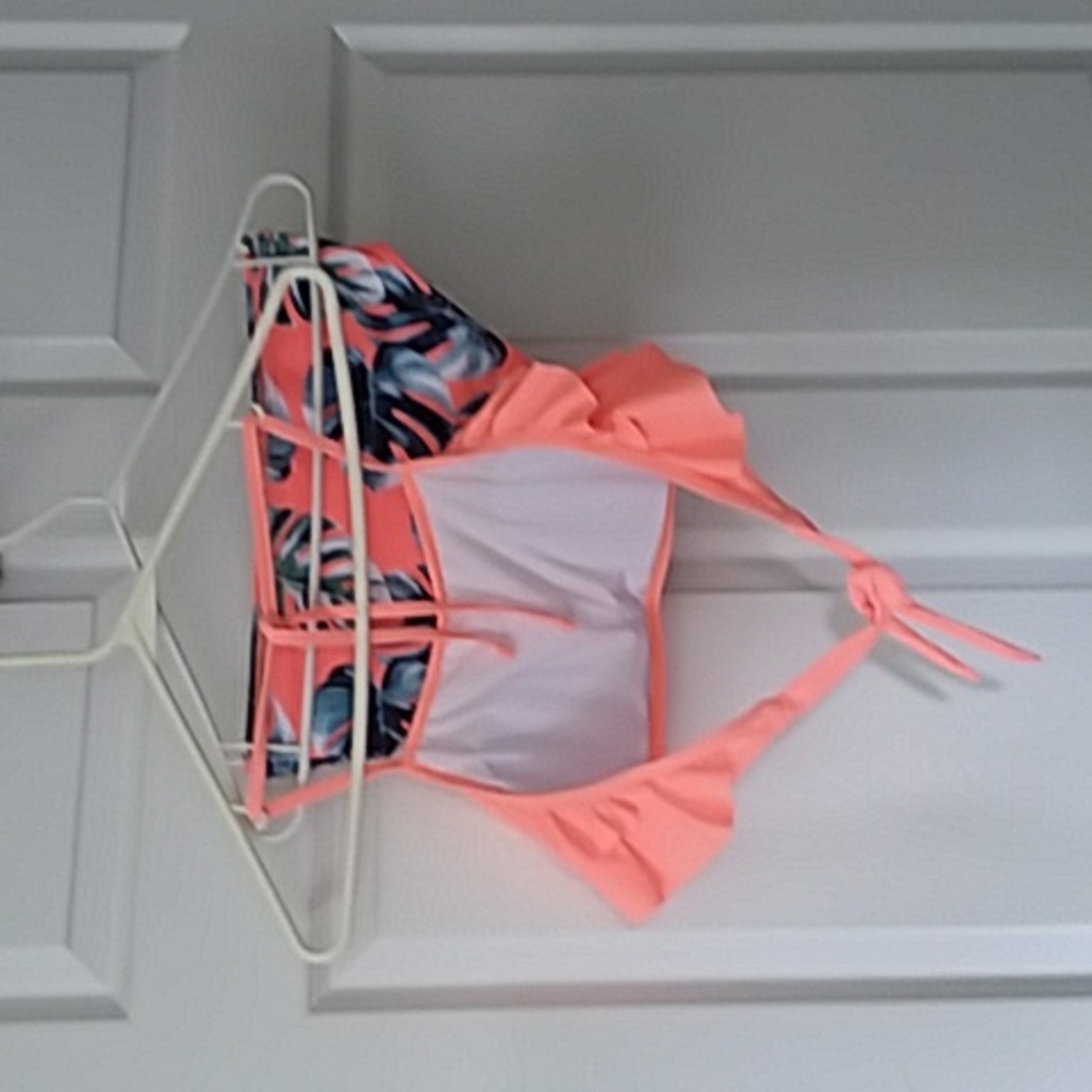 NEW Ruffle Top 👙Bikini👙 - Picture 6 of 9